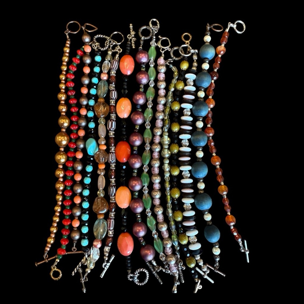 Lot of 15 Beaded Bracelets Toggle Closure Varying Sizes Styles & Colors